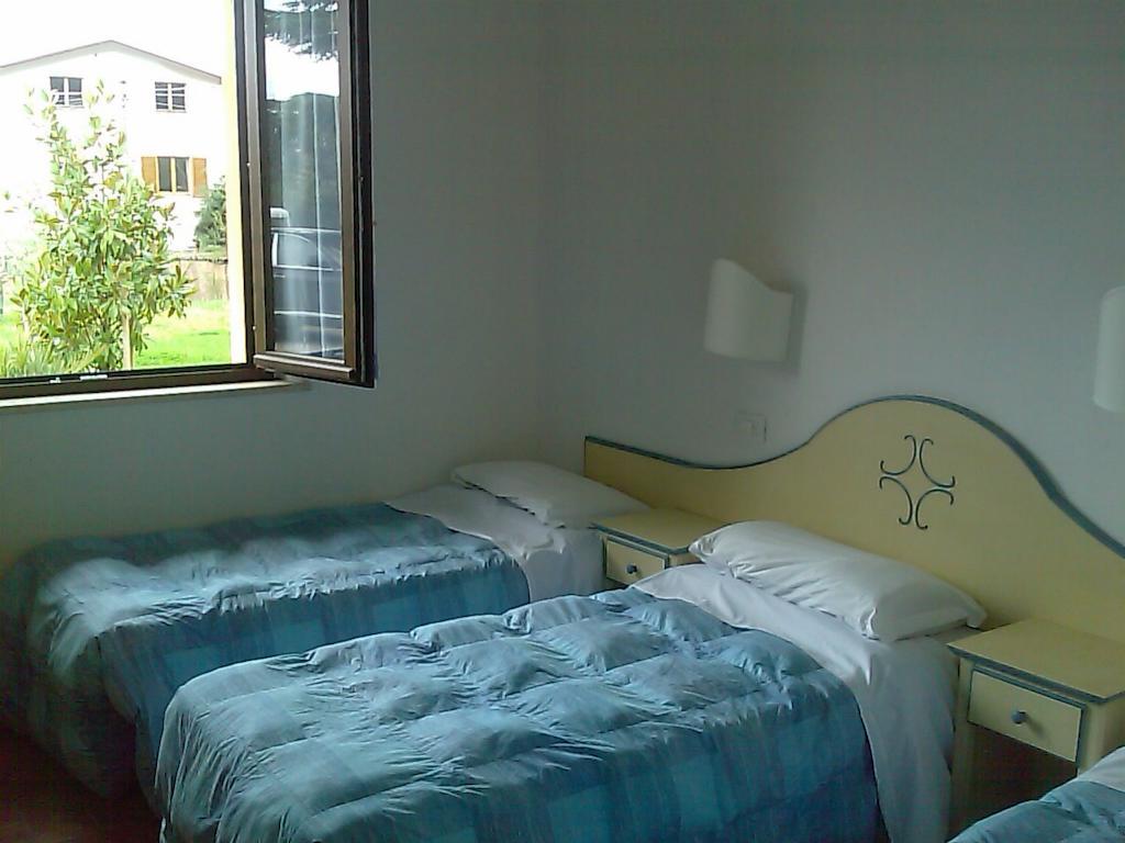 Ostello Victor Center Assisi Kamer foto