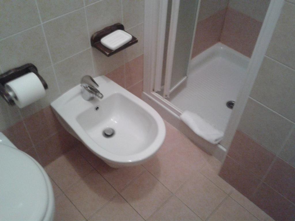 Ostello Victor Center Assisi Kamer foto